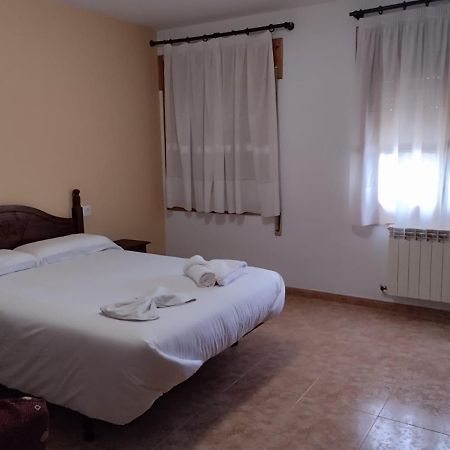 Hostal Estopinan Estopinan del Castillo Bagian luar foto