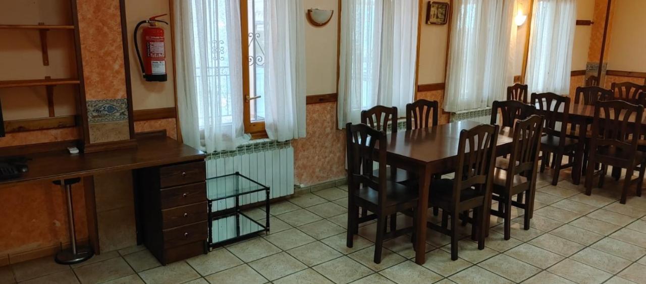 Hostal Estopinan Estopinan del Castillo Bagian luar foto