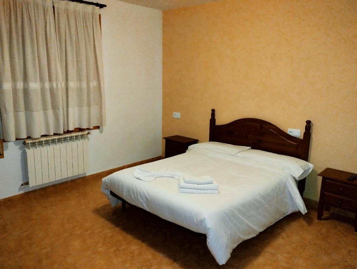 Hostal Estopinan Estopinan del Castillo Bagian luar foto