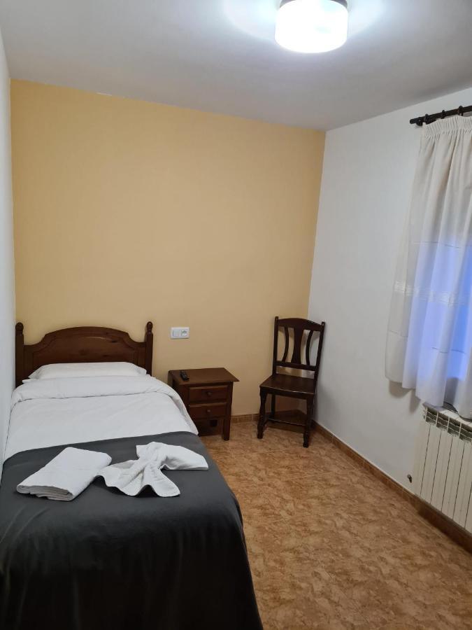 Hostal Estopinan Estopinan del Castillo Bagian luar foto